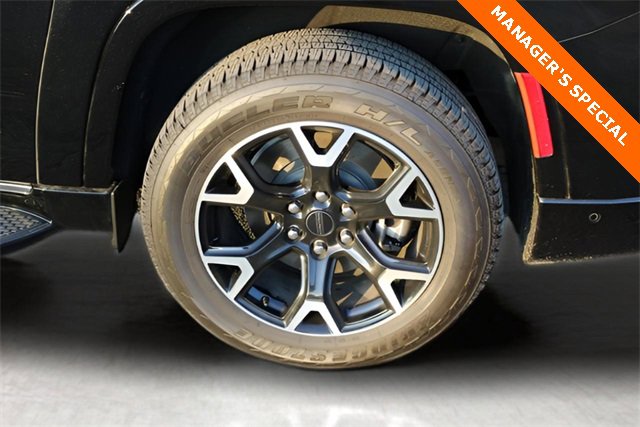 New 2025 Jeep Wagoneer L Series III w/ Rear Seat Video Group 1 image 27