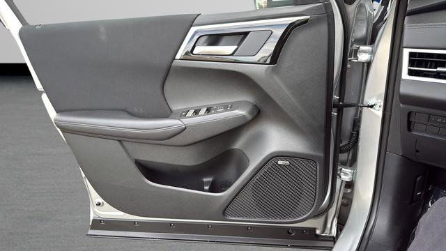 New 2026 Mitsubishi Outlander ES image 10