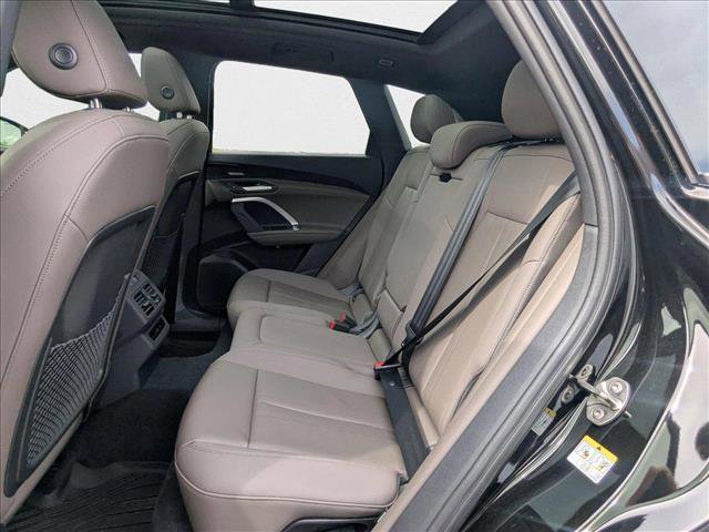 New 2025 Audi Q5 Premium Plus image 17