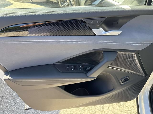 New 2026 Volkswagen Tiguan SE FWD image 16