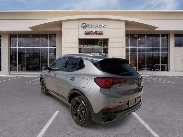 Used 2025 Buick Encore GX Sport Touring FWD image 11