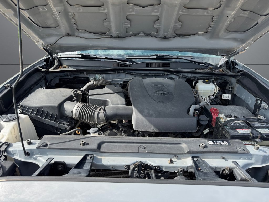 Certified 2019 Toyota Tacoma TRD Off-Road AWD/4WD image 20