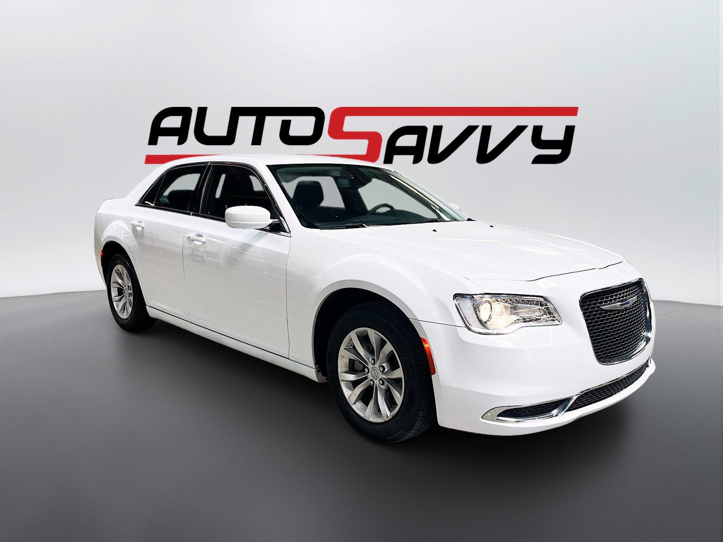 Used 2023 Chrysler 300 Touring RWD image 1