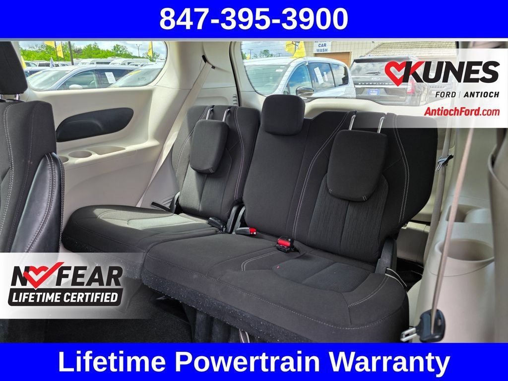 Used 2023 Chrysler Voyager LX FWD image 33