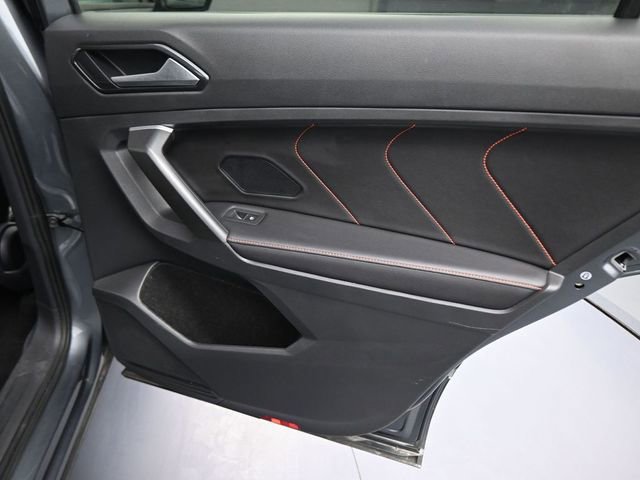 Used 2024 Volkswagen Tiguan Wolfsburg Edition image 38