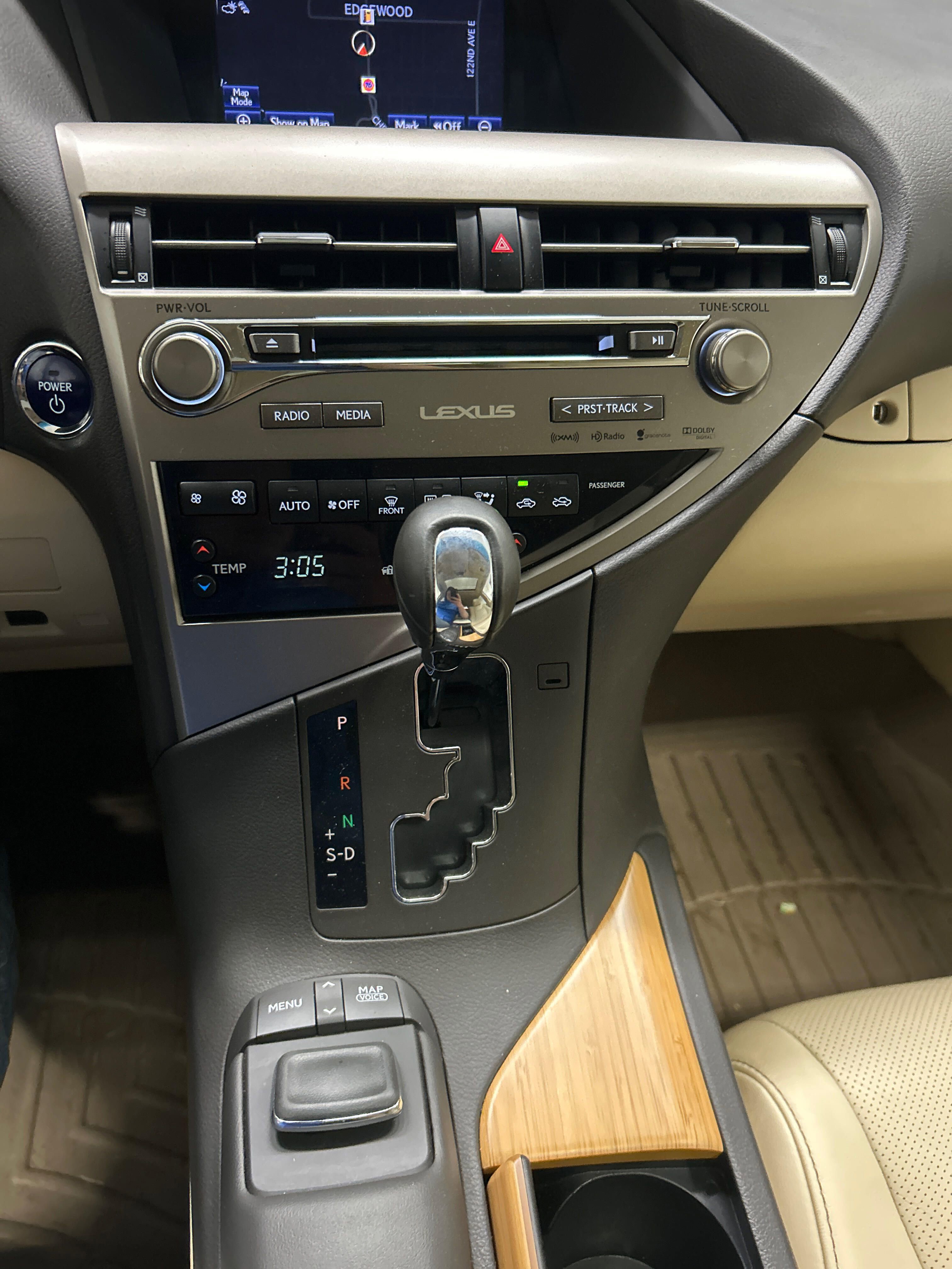 Used 2015 Lexus RX 450h AWD image 14