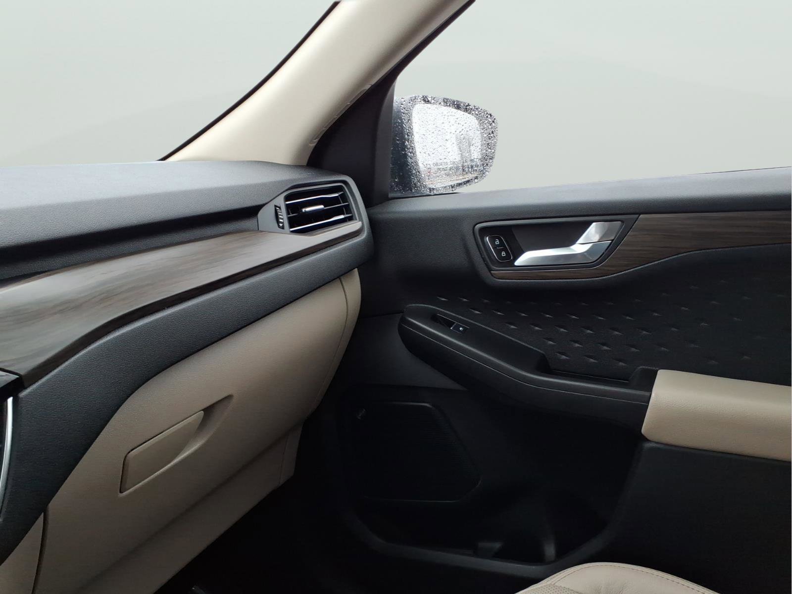 Used 2020 Ford Escape Titanium image 20