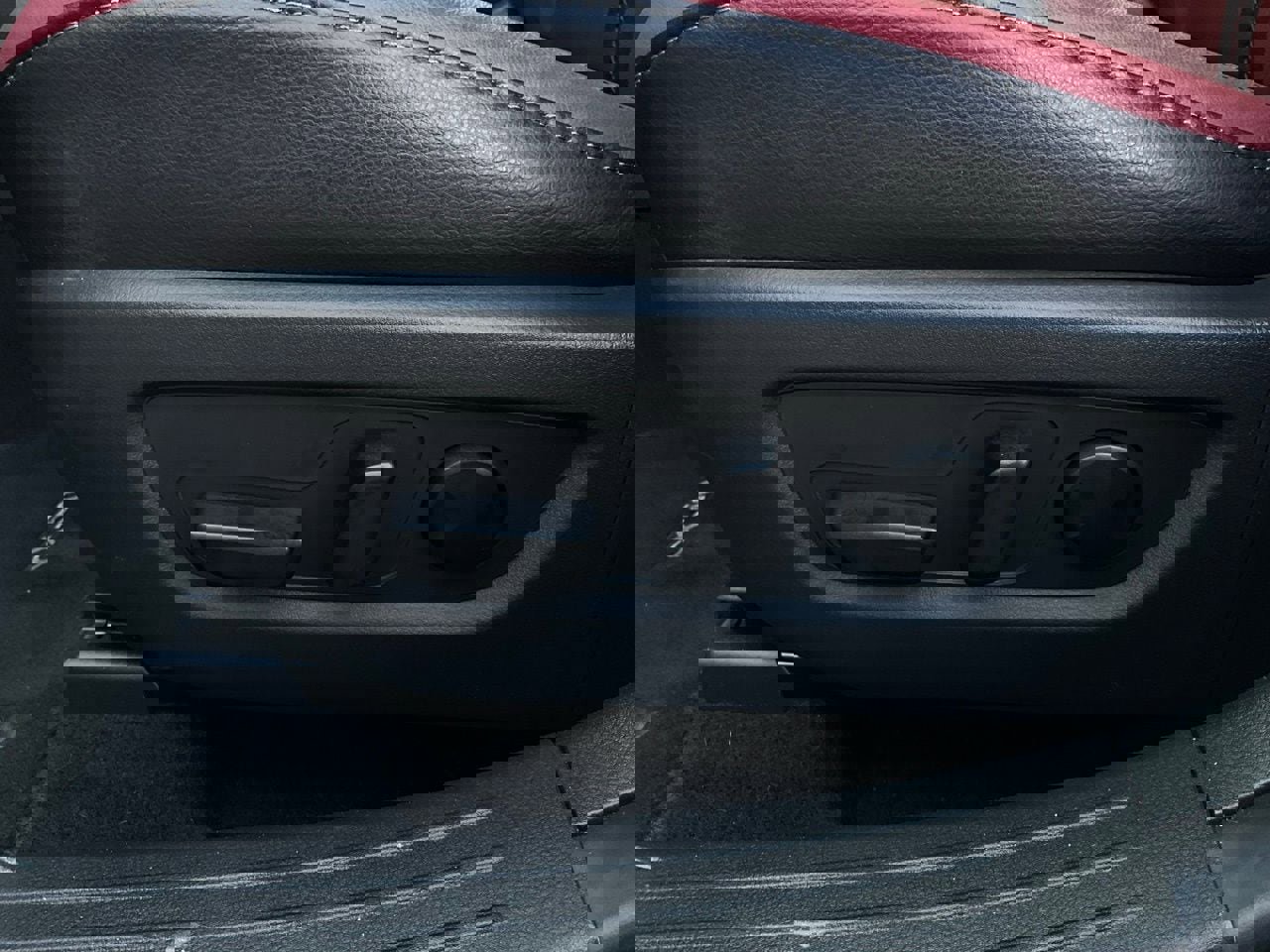 Used 2025 MAZDA CX-50 2.5 Hybrid w/ Premium Plus Pkg image 10