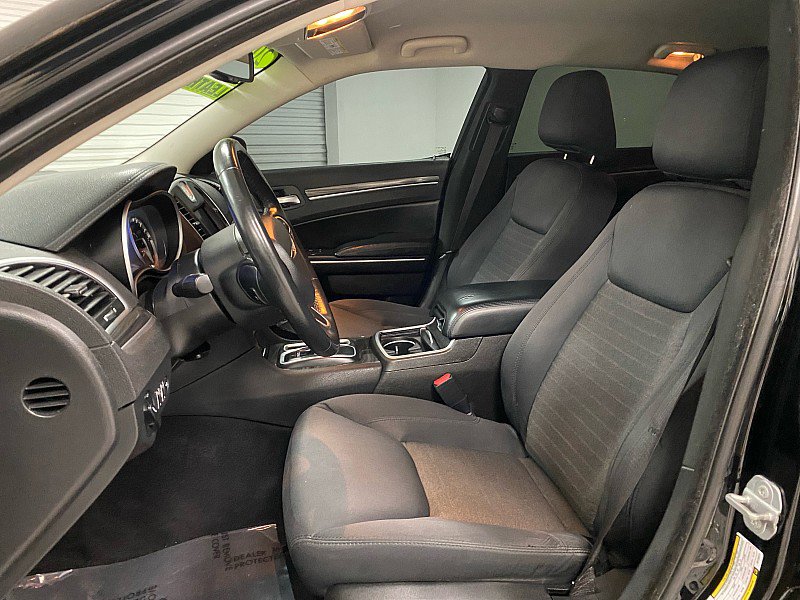 Used 2022 Chrysler 300 Touring w/ Sport Appearance Package image 10