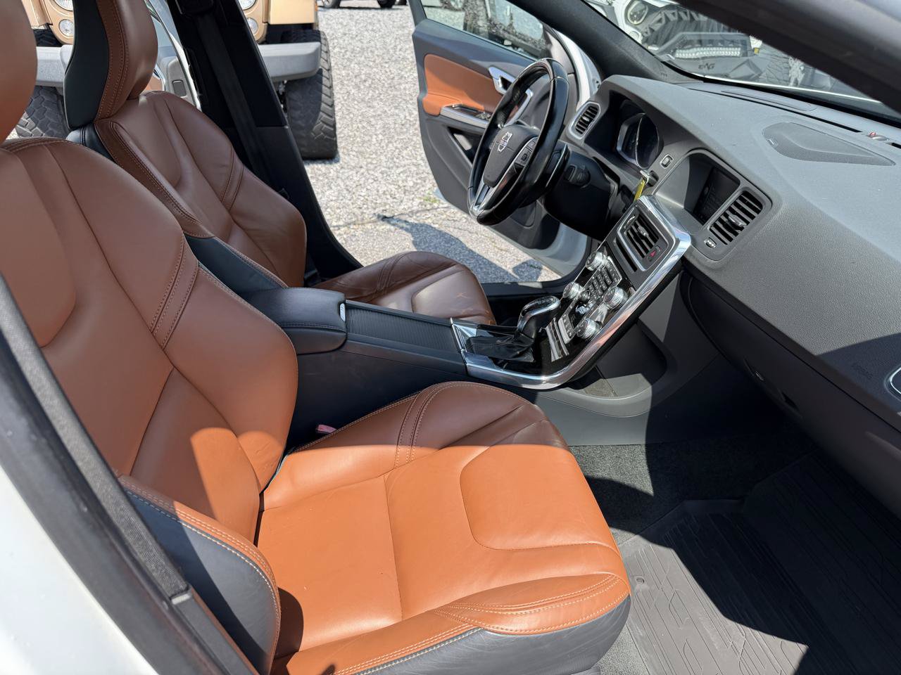 Used 2015 Volvo S60 T6 Platinum FWD image 12
