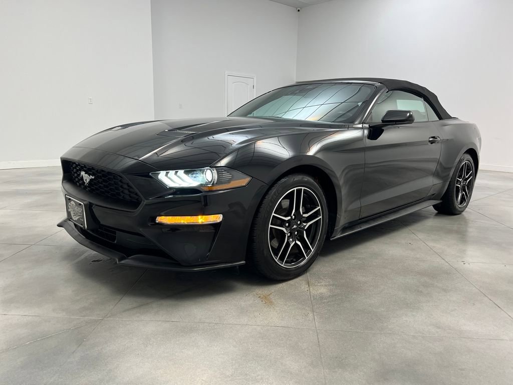 Used 2023 Ford Mustang Premium image 3