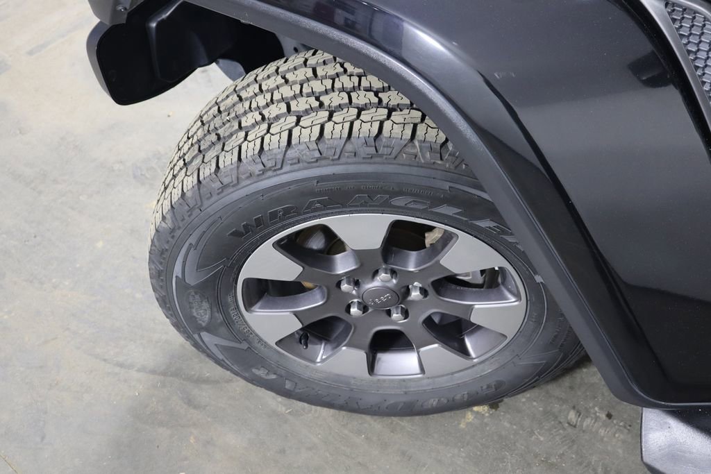 Used 2018 Jeep Wrangler Unlimited Sahara image 38