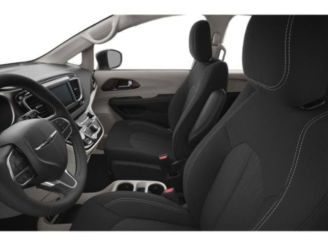 Used 2023 Chrysler Voyager LX FWD image 11
