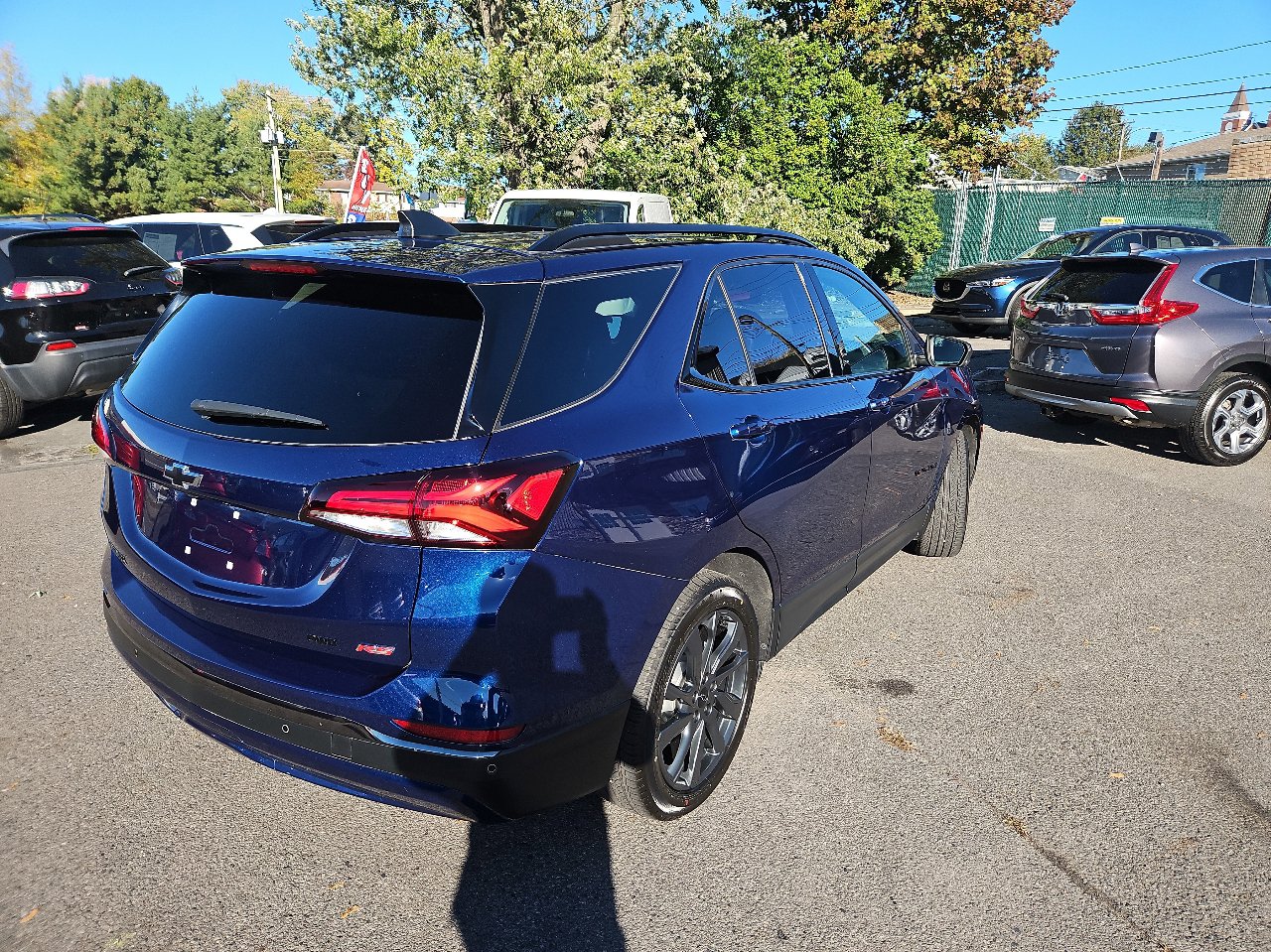 Used 2023 Chevrolet Equinox RS image 3