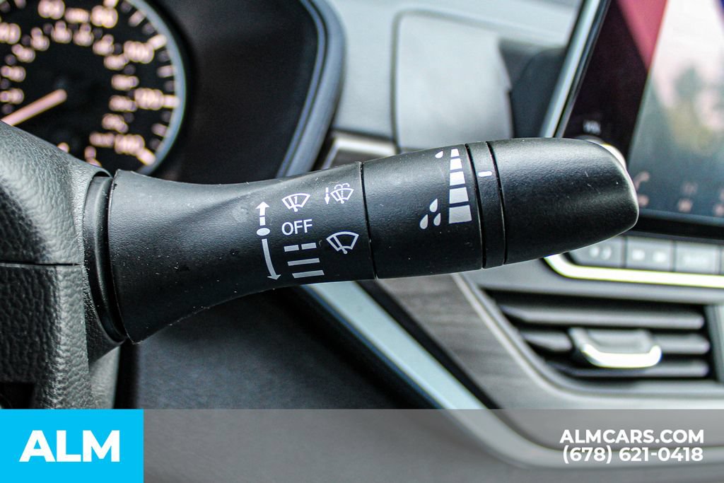 Used 2025 Nissan Altima 2.5 SV FWD image 30