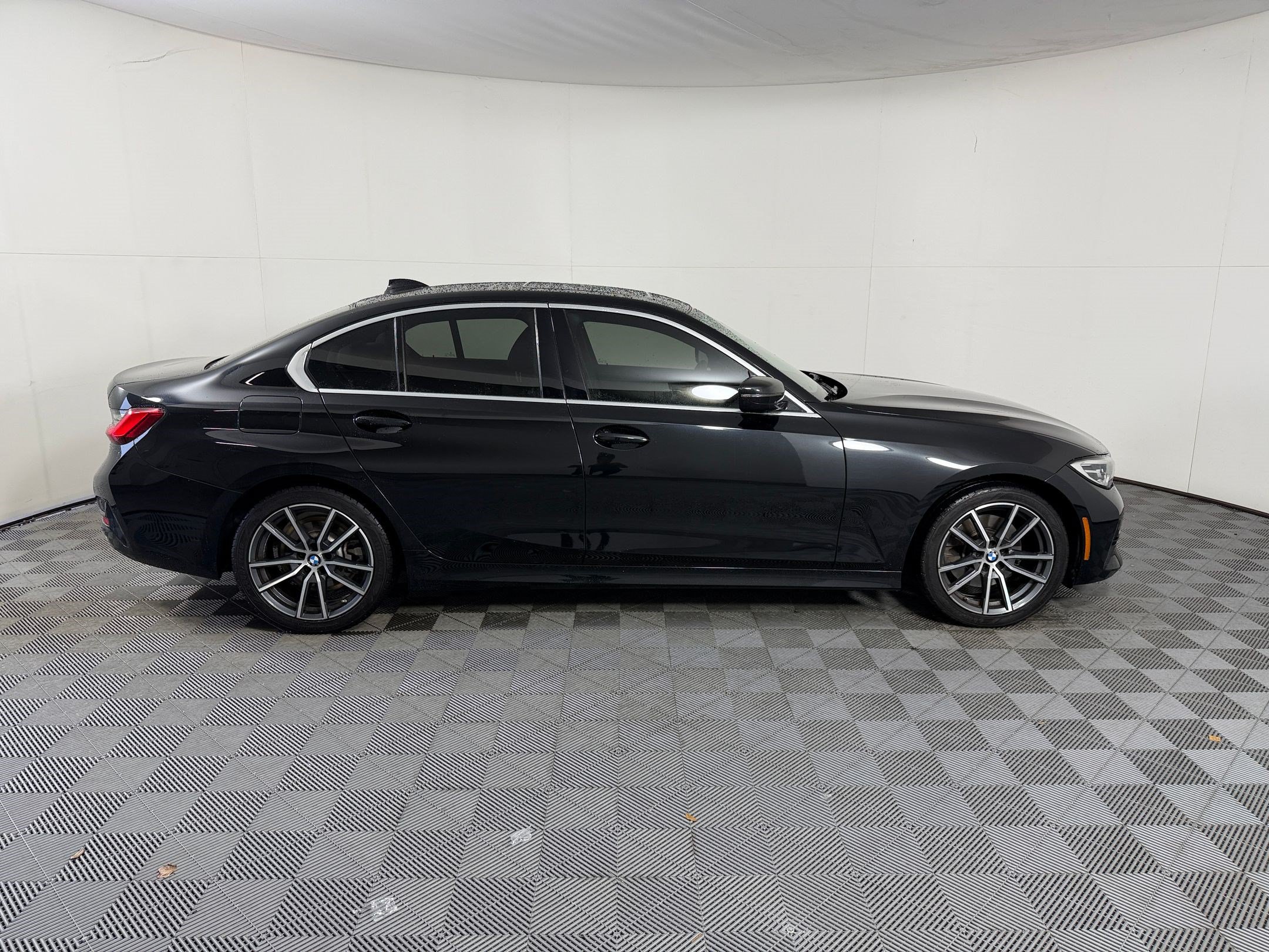 Used 2019 BMW 330i Sedan w/ Convenience Package RWD image 8