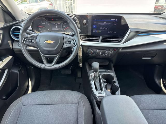 Used 2024 Chevrolet Trax LS w/ LS Convenience Package FWD image 11