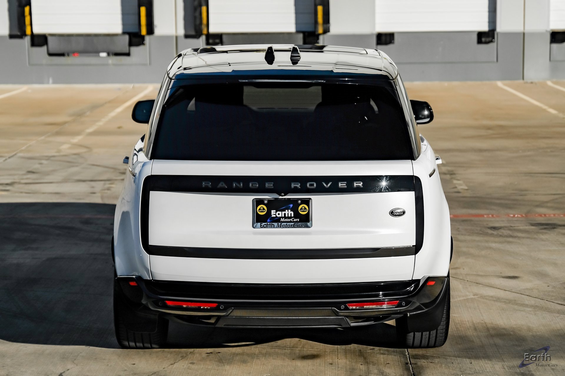 Used 2023 Land Rover Range Rover Long Wheelbase Autobiography image 11