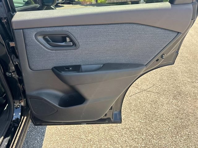 Used 2023 Nissan Rogue S FWD image 20