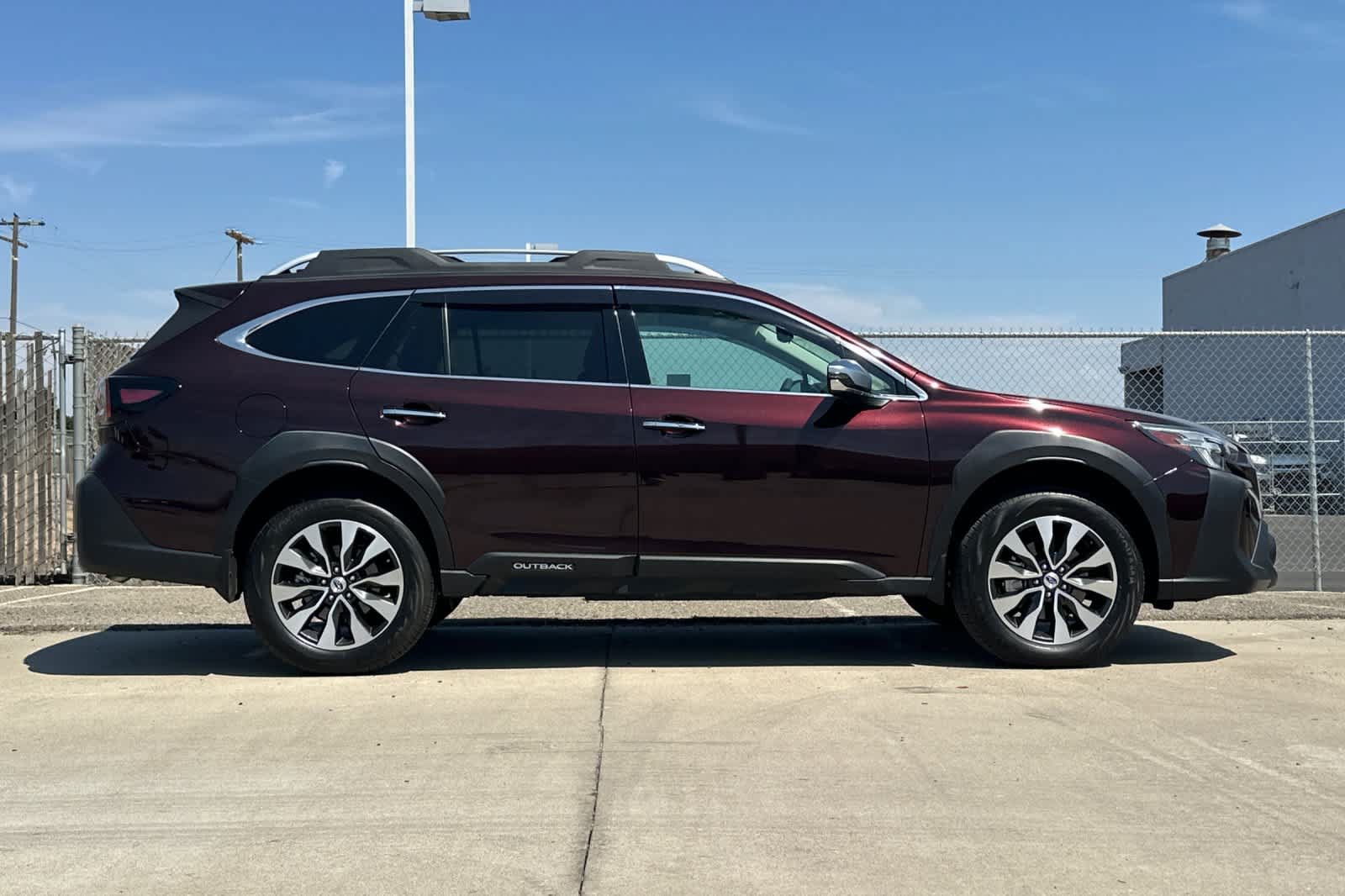 Used 2024 Subaru Outback Touring XT AWD/4WD image 2