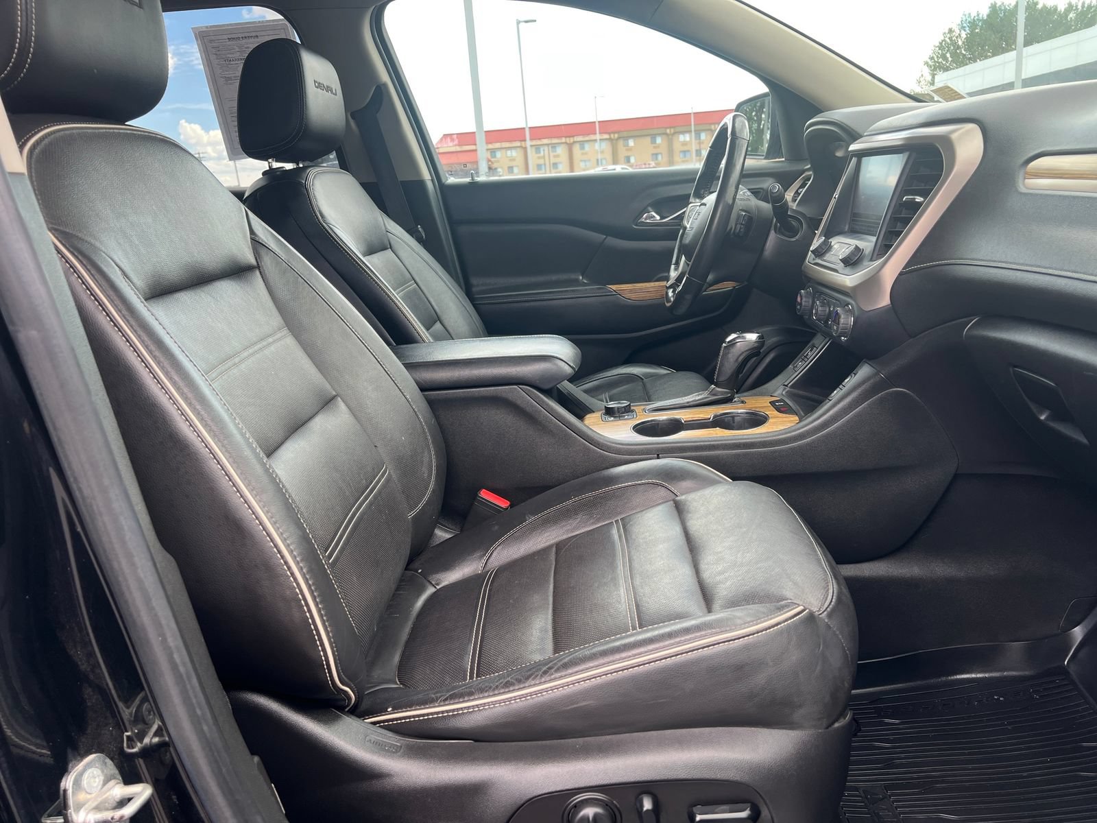 Used 2017 GMC Acadia Denali w/ Technology Package AWD/4WD image 14
