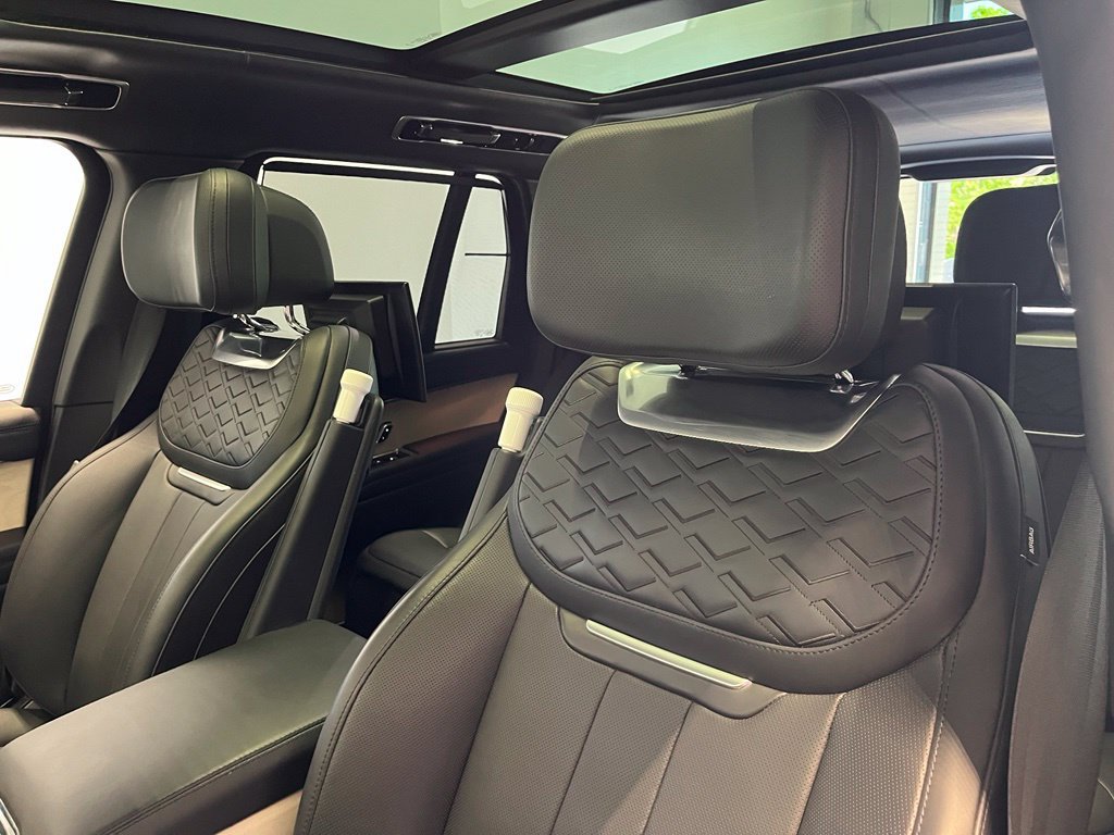 Used 2024 Land Rover Range Rover SV AWD/4WD image 26