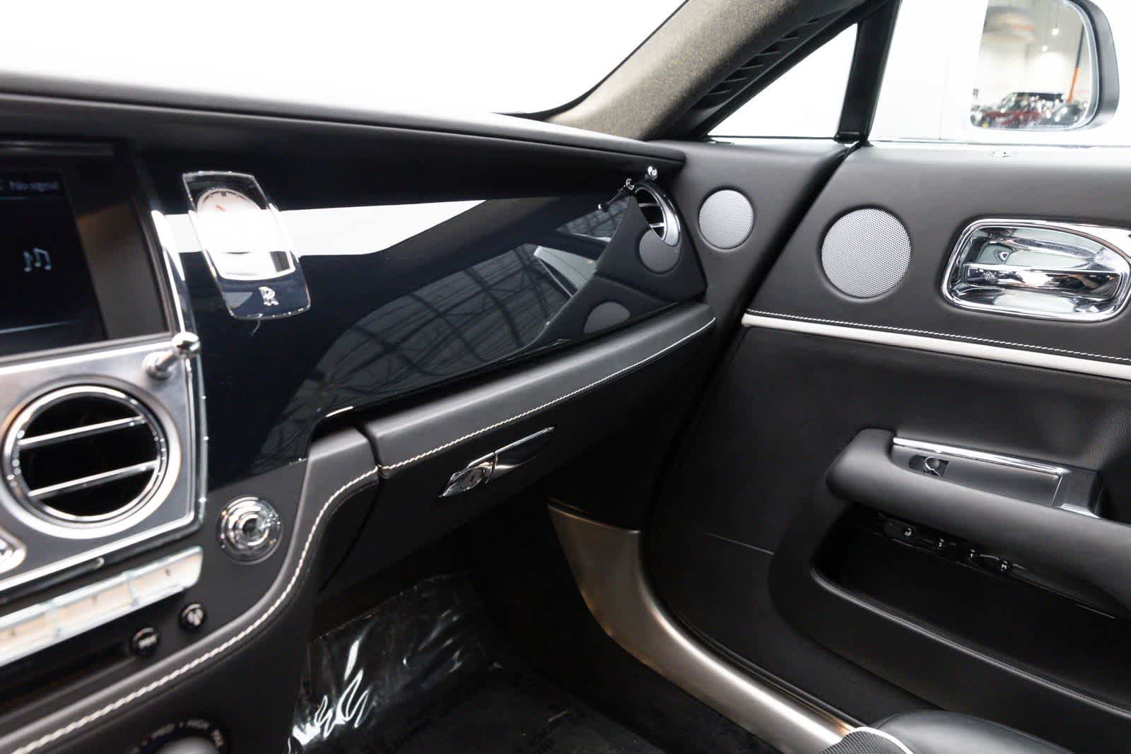 Certified 2018 Rolls-Royce Wraith RWD image 35