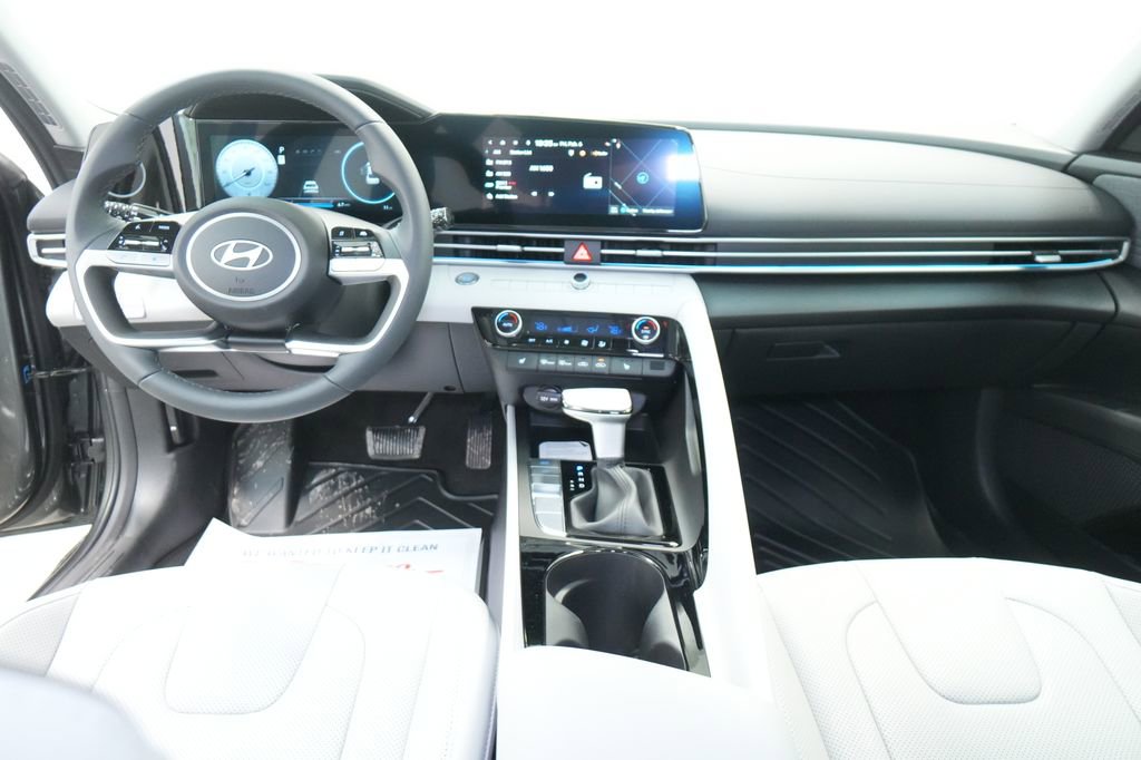 New 2026 Hyundai Elantra Limited image 30