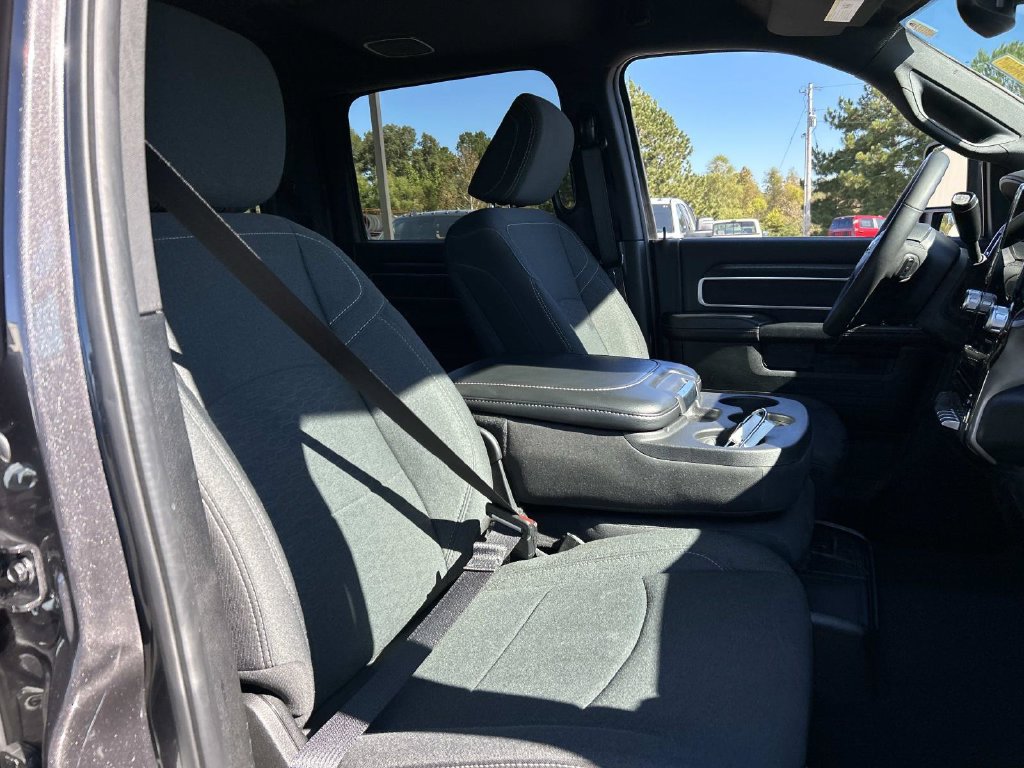 Used 2025 RAM 2500 Big Horn AWD/4WD image 28