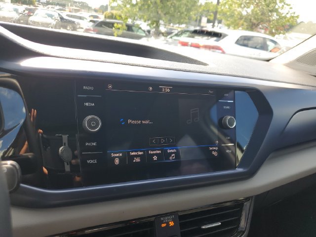 Certified 2023 Volkswagen Taos SE w/ Panoramic Sunroof Package FWD image 25