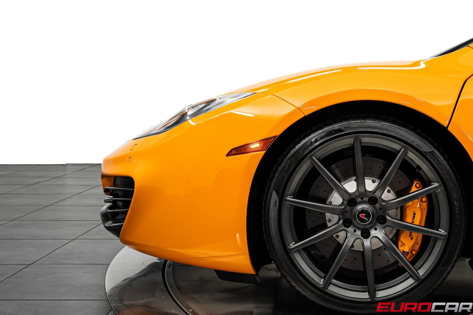 Used 2013 McLaren MP4-12C Spider RWD image 17