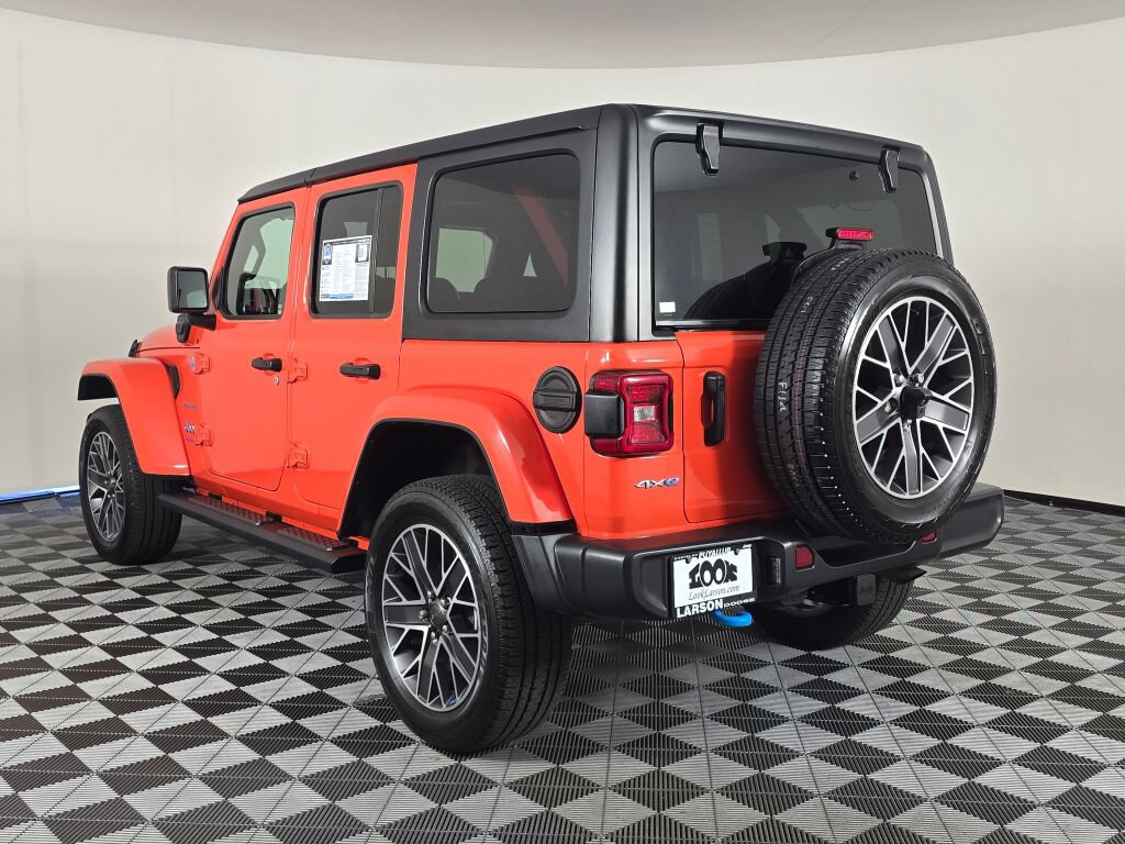Used 2023 Jeep Wrangler Unlimited Sahara AWD/4WD image 5