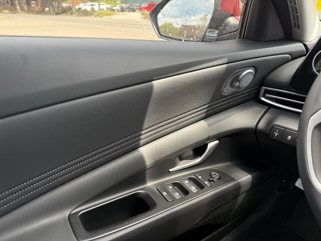 New 2025 Hyundai Elantra SEL w/ Cargo Package image 28