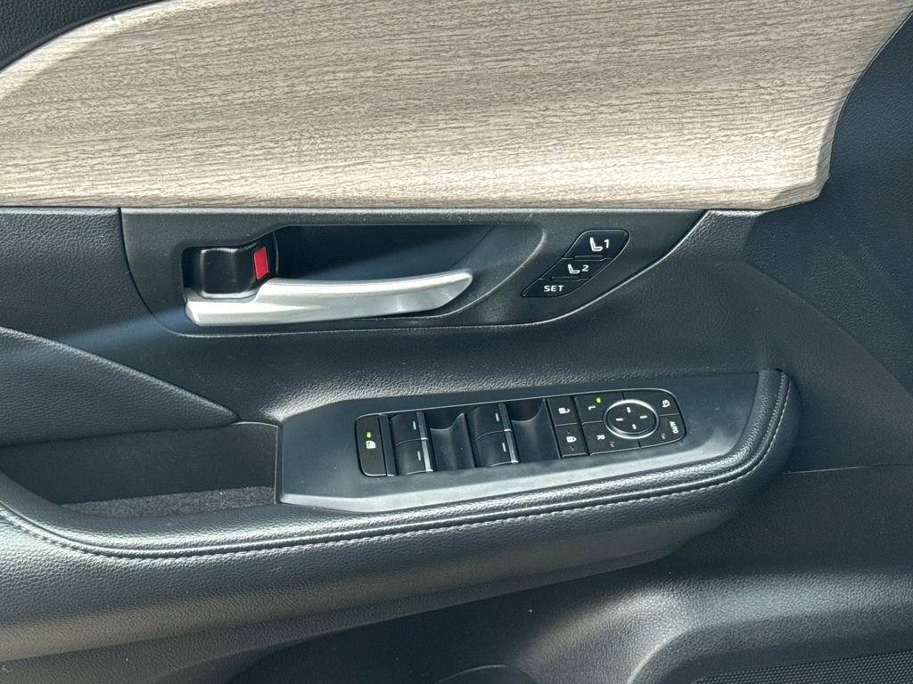 Used 2024 Toyota Grand Highlander Limited image 36