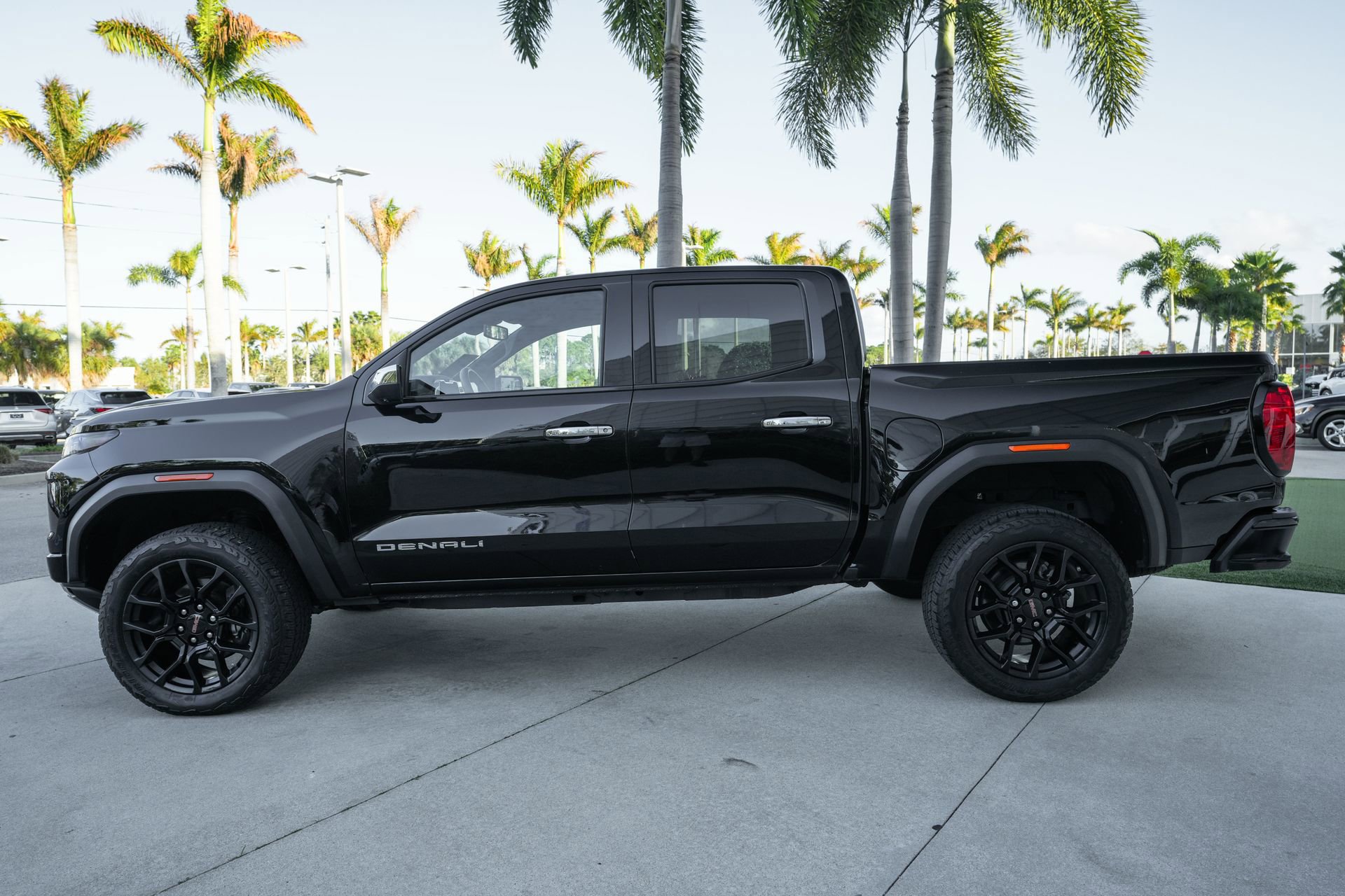 Used 2024 GMC Canyon Denali w/ LPO, Denali Black Edition image 22