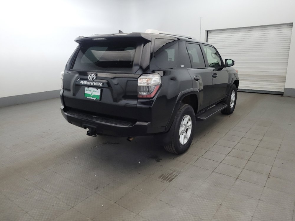 Used 2016 Toyota 4Runner SR5 AWD/4WD image 9