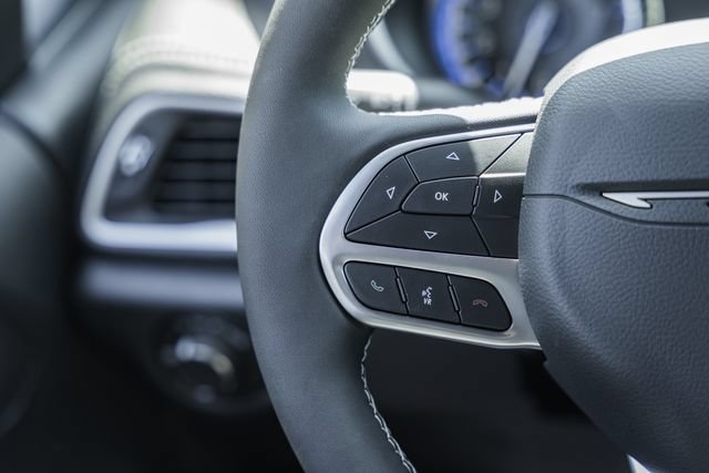 New 2027 Chrysler Pacifica Select FWD image 36