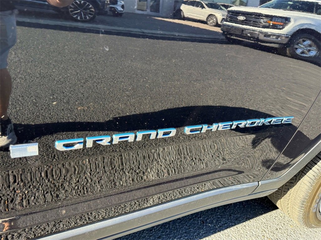 Used 2024 Jeep Grand Cherokee Limited 4xe w/ Luxury Tech Group II image 17