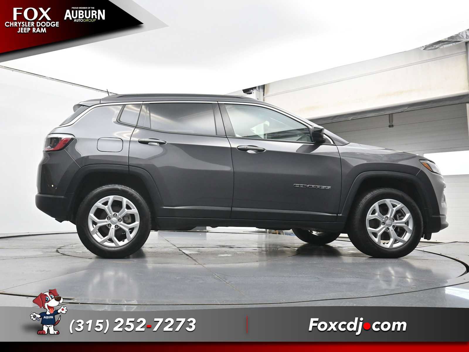 Used 2024 Jeep Compass Latitude w/ Convenience Group AWD/4WD image 26