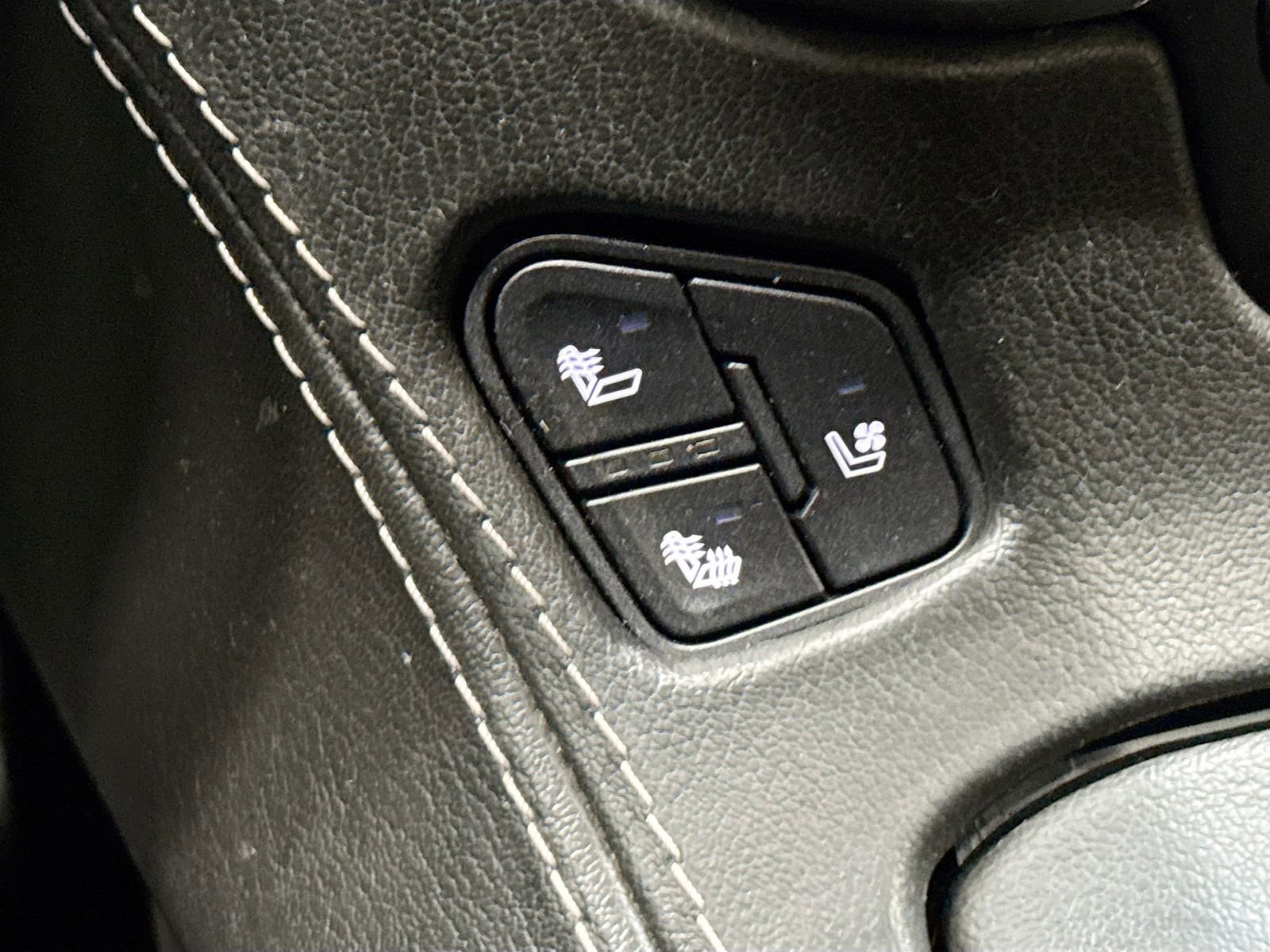 Used 2017 Chevrolet Suburban Premier image 24