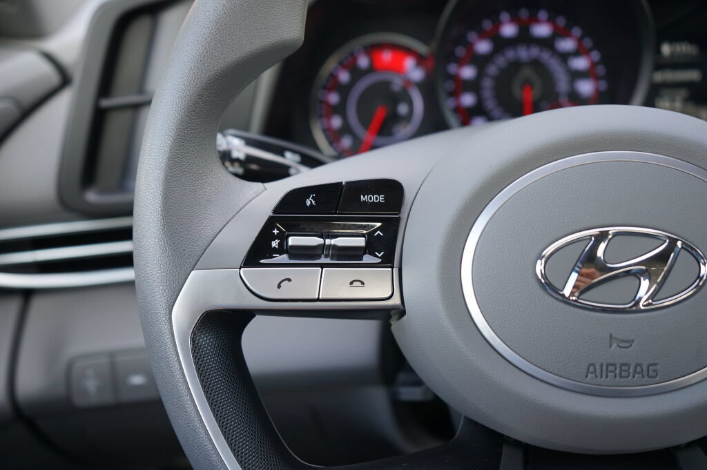 Certified 2023 Hyundai Elantra SEL FWD image 14