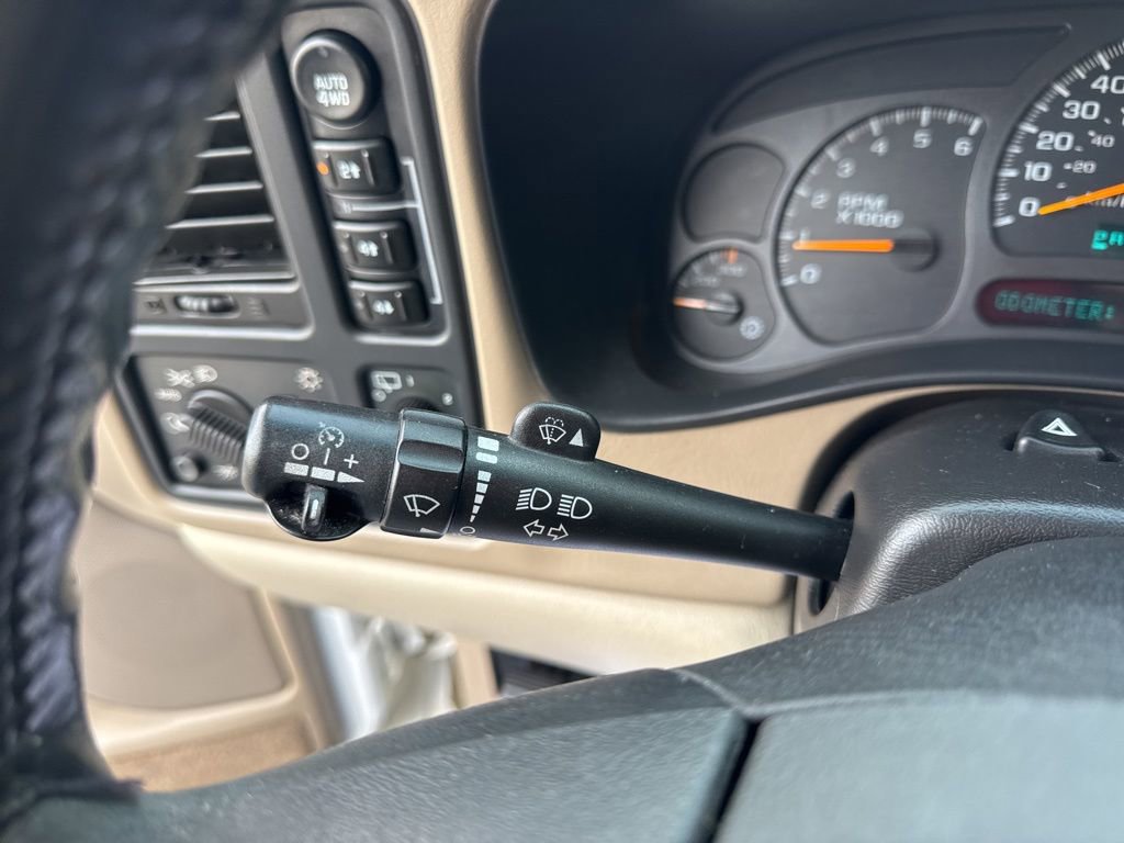 Used 2004 Chevrolet Suburban 2500 LT w/ Preferred Equipment Group image 21