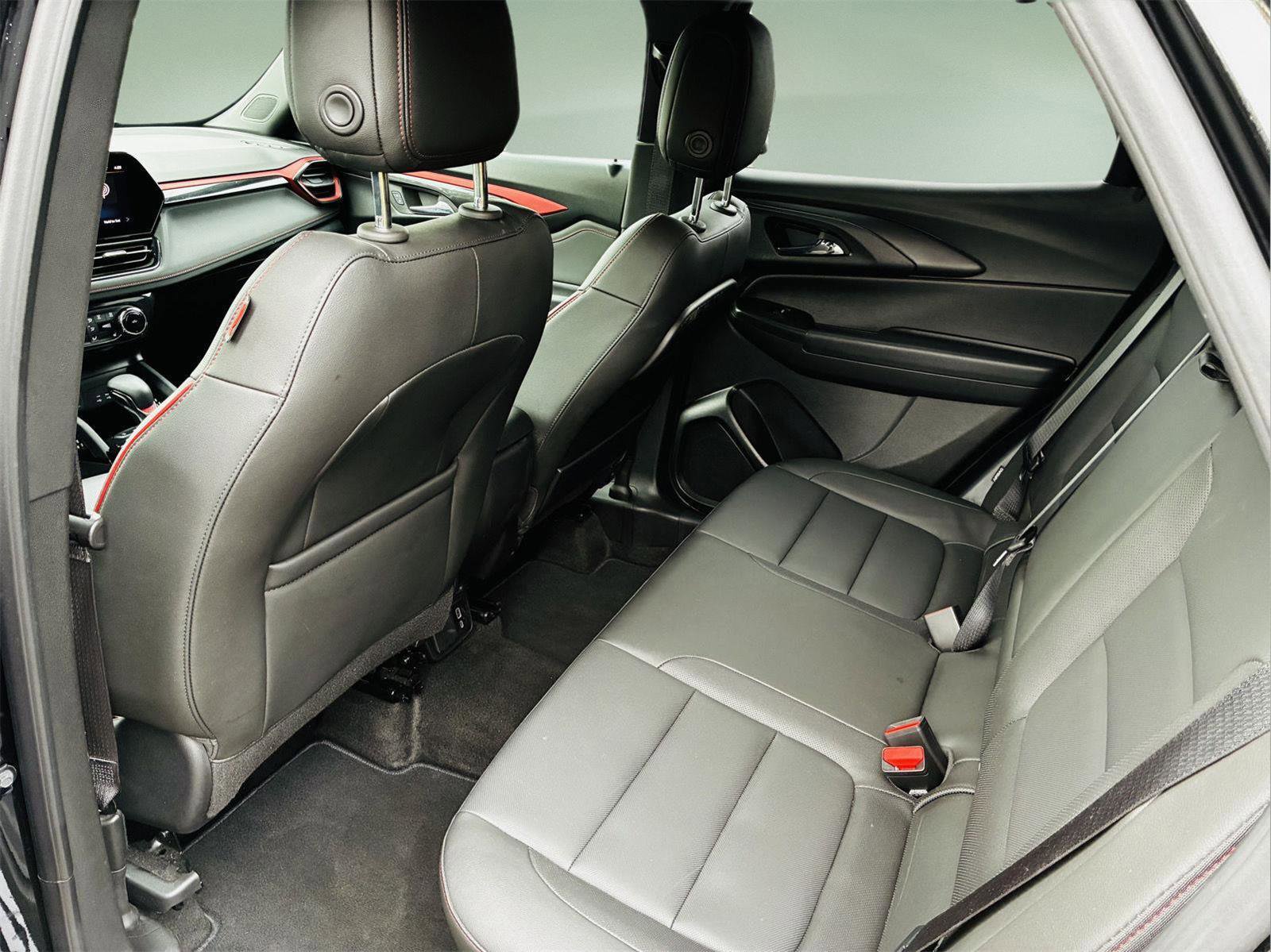 Used 2024 Chevrolet TrailBlazer RS w/ Convenience Package image 37