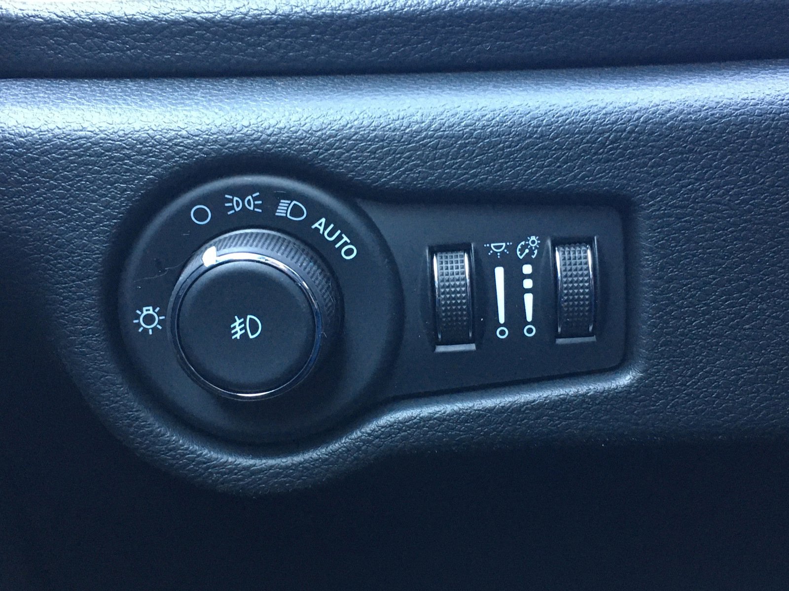 New 2025 Chrysler Pacifica Select image 29