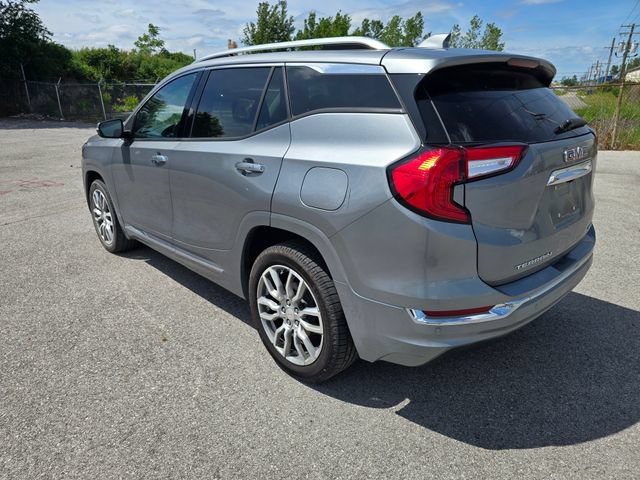 Used 2023 GMC Terrain Denali w/ Denali Premium Package AWD/4WD image 5