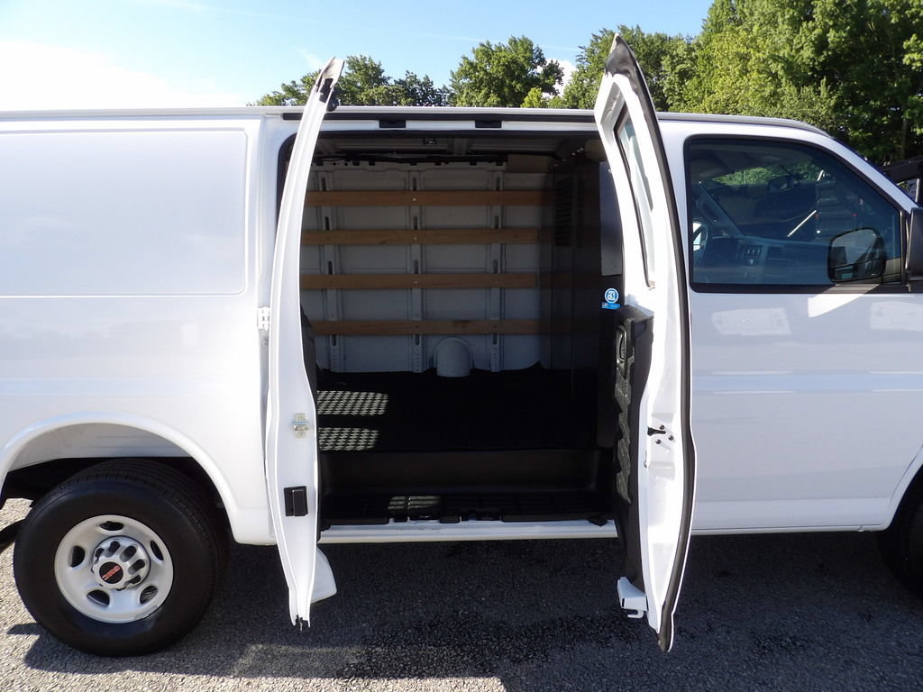 Used 2025 GMC Savana 2500 w/ Driver Convenience Package RWD image 25