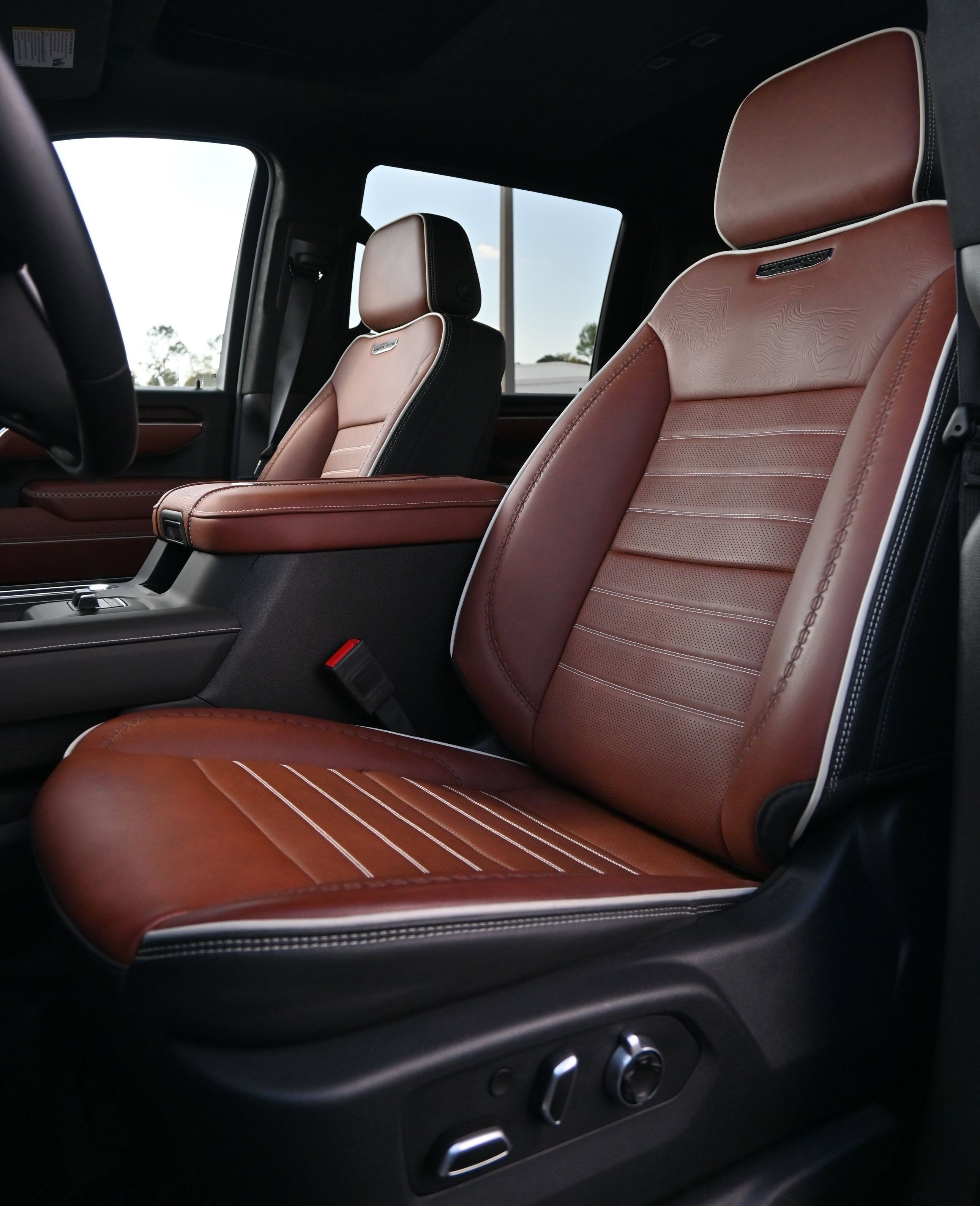 Used 2025 GMC Sierra 2500 Denali Ultimate image 19