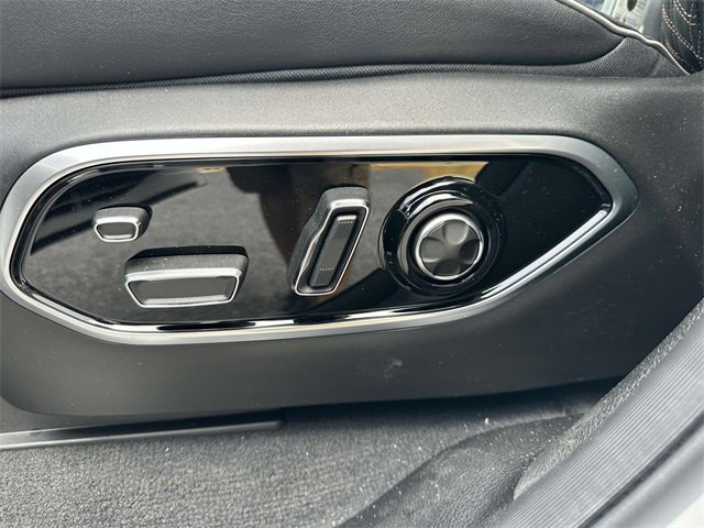 New 2025 Jeep Grand Cherokee Summit w/ Adv Protech Group IV image 22