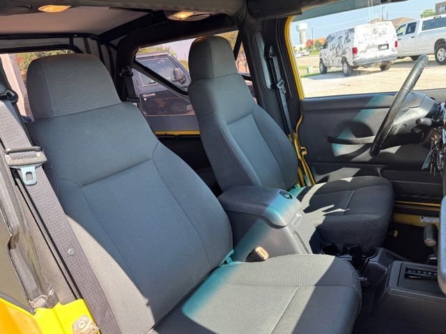 Used 2006 Jeep Wrangler Unlimited w/ Premium Audio Group image 13