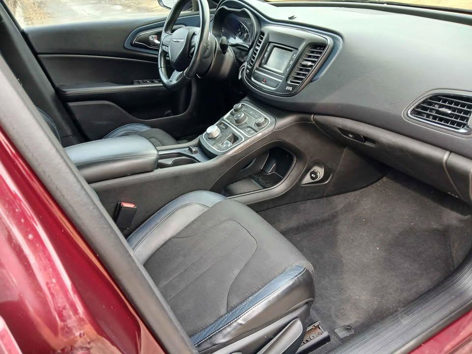 Used 2015 Chrysler 200 S image 14